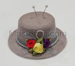 Игольница "Шляпка с розочками",цвет серый,размер 10,5 х10,5 х5 см