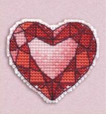 Овен | Набор-значок для вышивания на пластиковой канве "Сердце". Размер - 5,3 х 6 см.